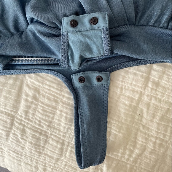 FREE PEOPLE Turnt Sheen Long Sleeve Slinky Bodysuit in Blue Metal Size S - Picture 7 of 12